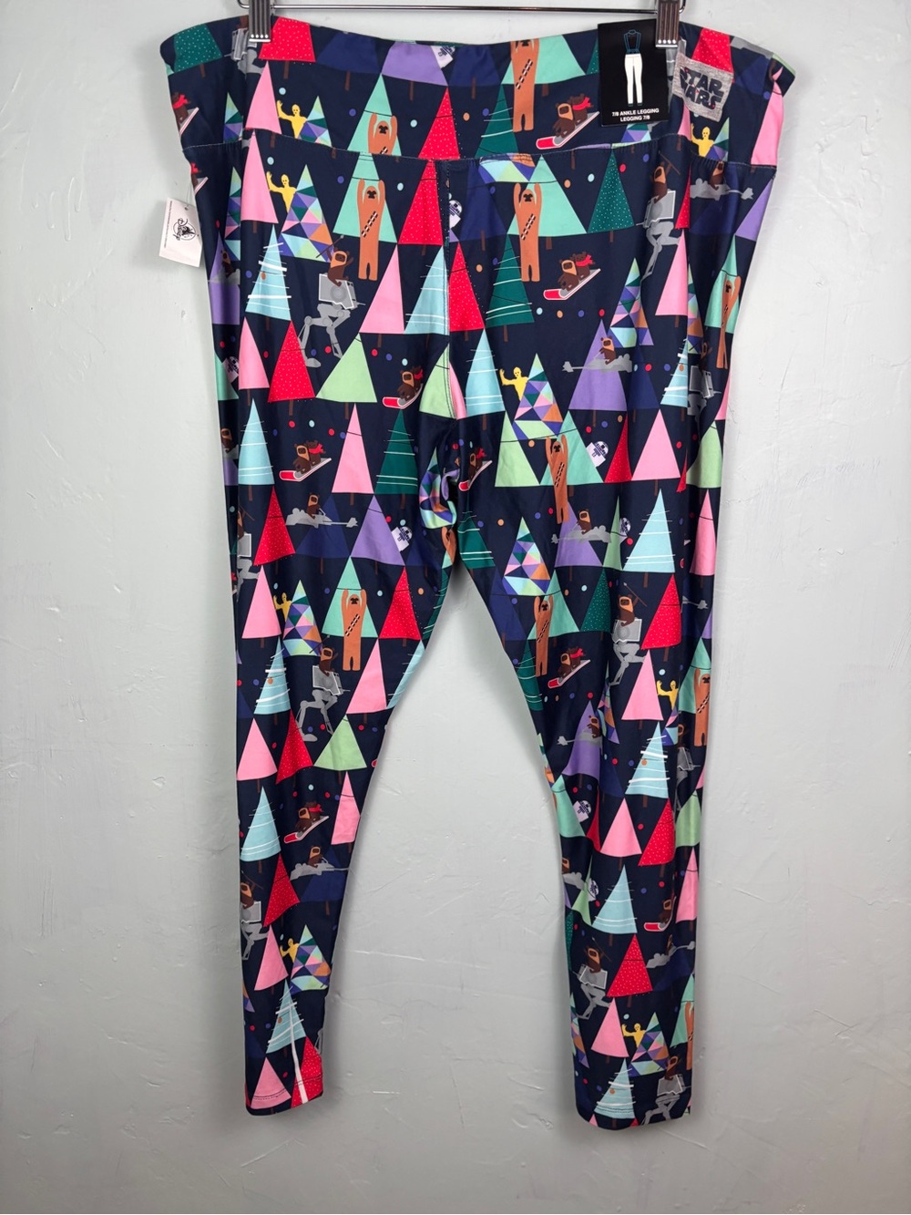 Disney Star Wars Navy Holiday Triangle Print Leggings w/ characters